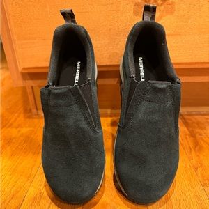 NWOB Kids Merrell waterproof hiking shoes.  Slip on.